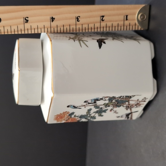Vintage Porcelain Hexagon, Japanese Lidded Tea Caddy/Jar. - Picture 12 of 13